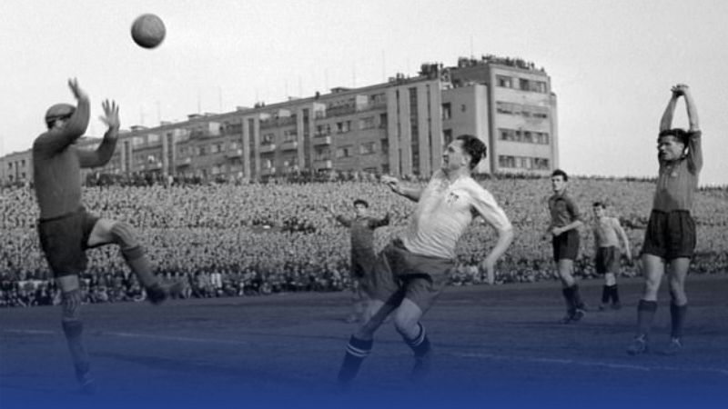 Josef Bican là "cỗ máy ghi bàn" huyền thoại với kỷ lục 76 bàn thắng mùa 1943/44.