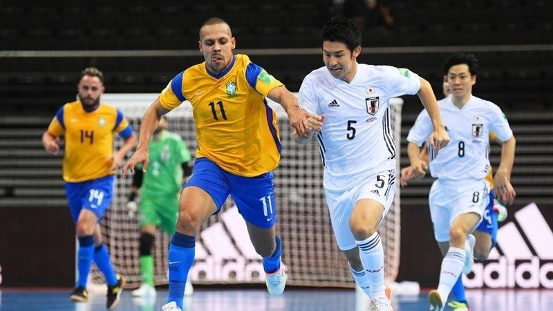 Bãi biển và Futsal là nền tảng luyện kỹ thuật sát chân