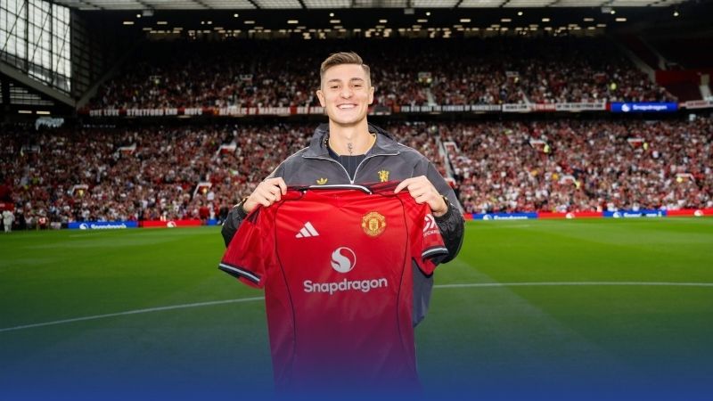 Benjamin Šeško gia nhập MU với giá kỷ lục nhưng đang chật vật thích nghi ở Anh.