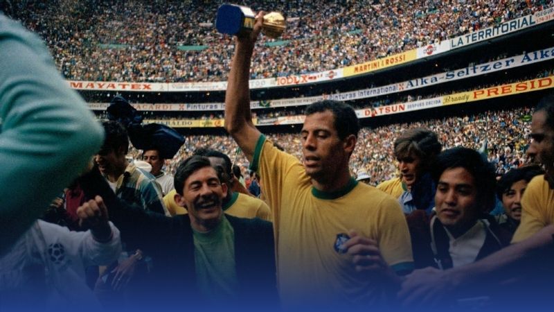 Brazil vô địch World Cup 1970, lối chơi tấn công đẹp, Pelé lập kỷ lục với 3 cúp.