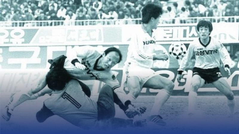 Park Hang-seo tích lũy kinh nghiệm từ cầu thủ đến trợ lý HLV tại World Cup 2002.