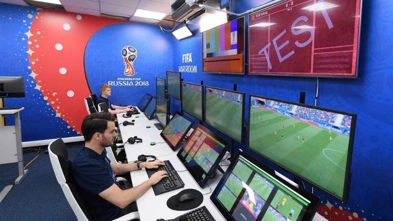 Toàn cảnh bên trong phòng điều hành Var ở worldcup 2018
