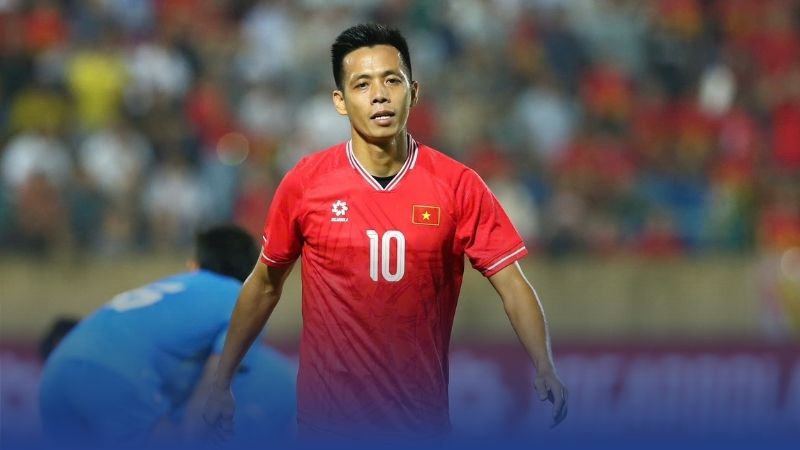 Nguyễn Văn Quyết là thủ lĩnh tài năng dành quả bóng vàng 2021