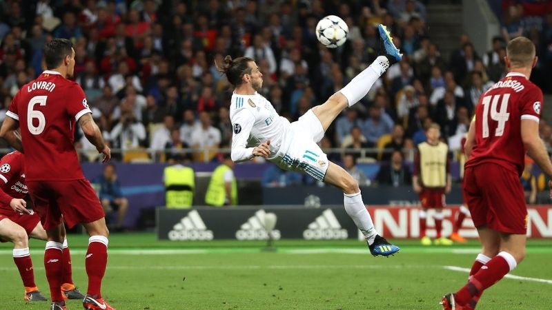 Bale ghi dấu ấn lịch sử với cú ngả người móc bóng đẳng cấp tại chung kết năm 2018